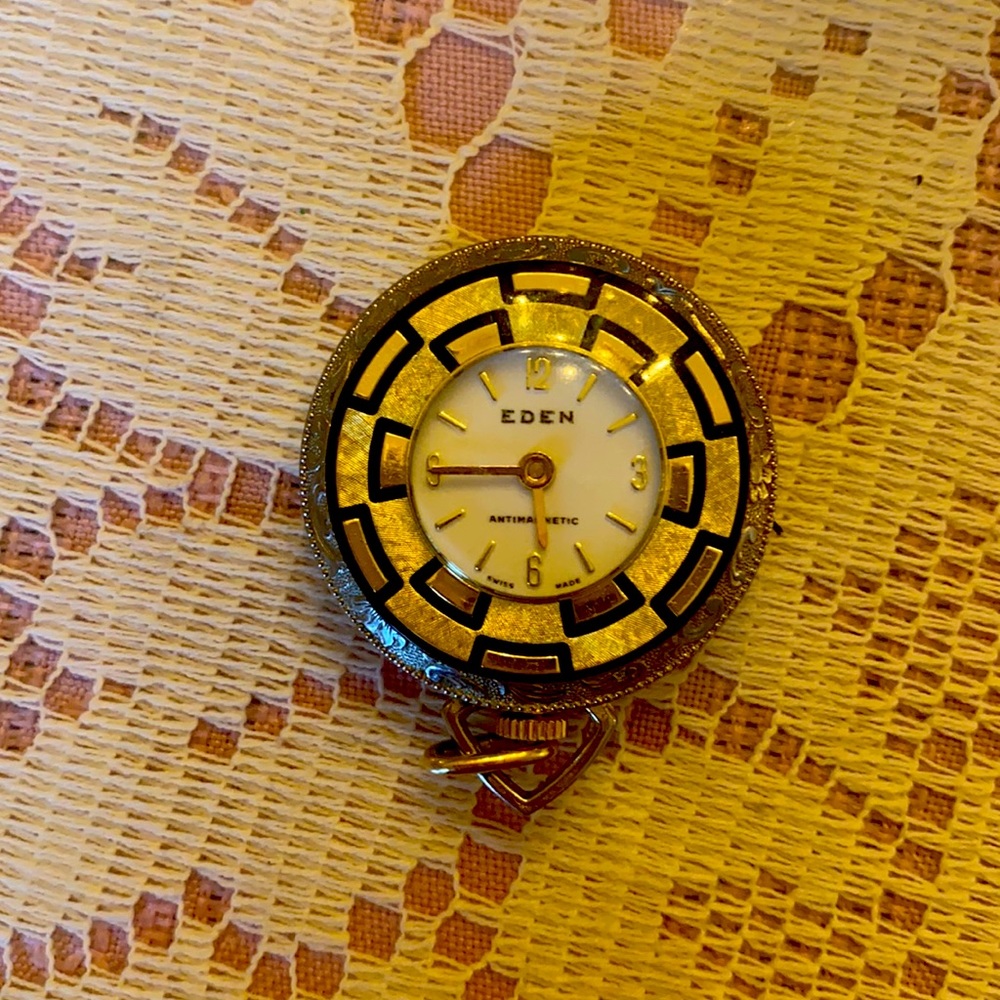 Eden sm ladies pocket watch wind up